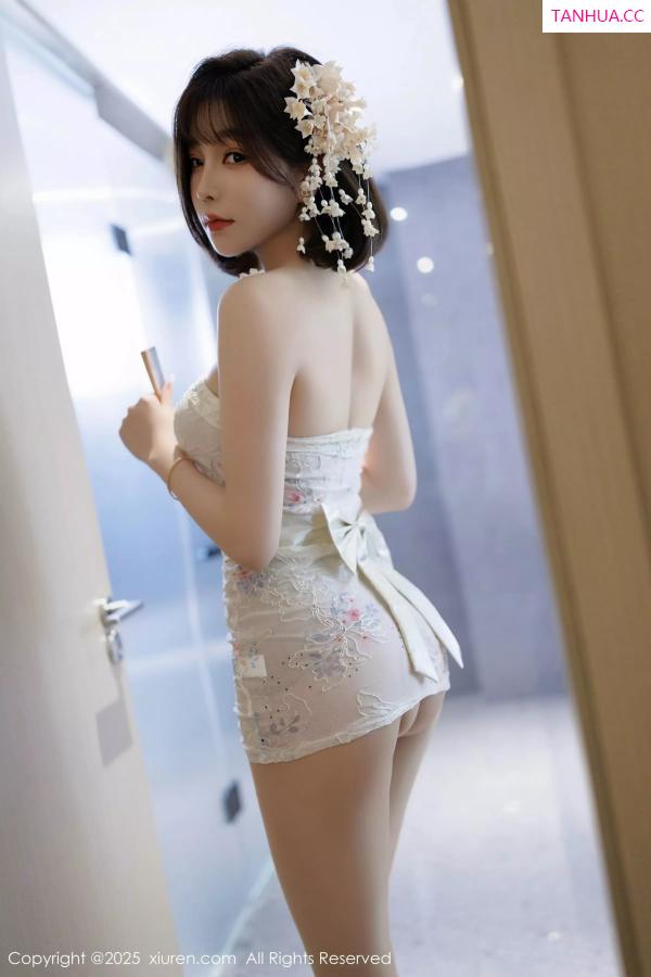 陈芝 芝芝Booty [XiuRen]高清写真图 2025.03.20 No.10048 徐莉芝Booty 婀娜妩媚第41张图片